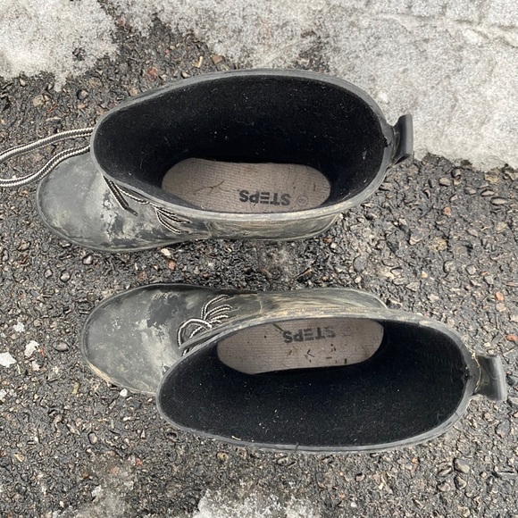 RAIN BOOTS Booties . Lace up - Picture 3 of 5